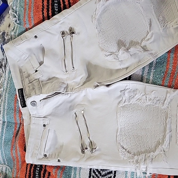 Like new Victorious jeans - Picture 3 of 7